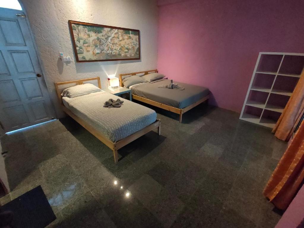 Entropy Apartment Hotel Patong Room photo